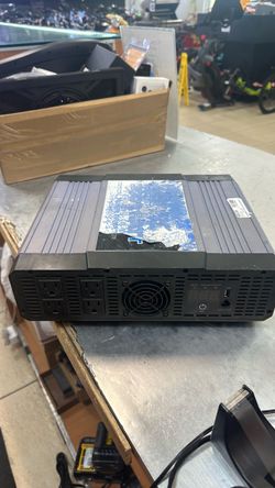 Power Inverter with AC Outlets and USB