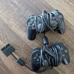 2 Dualshock 2 Controllers