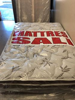 Queen mattress with box spring