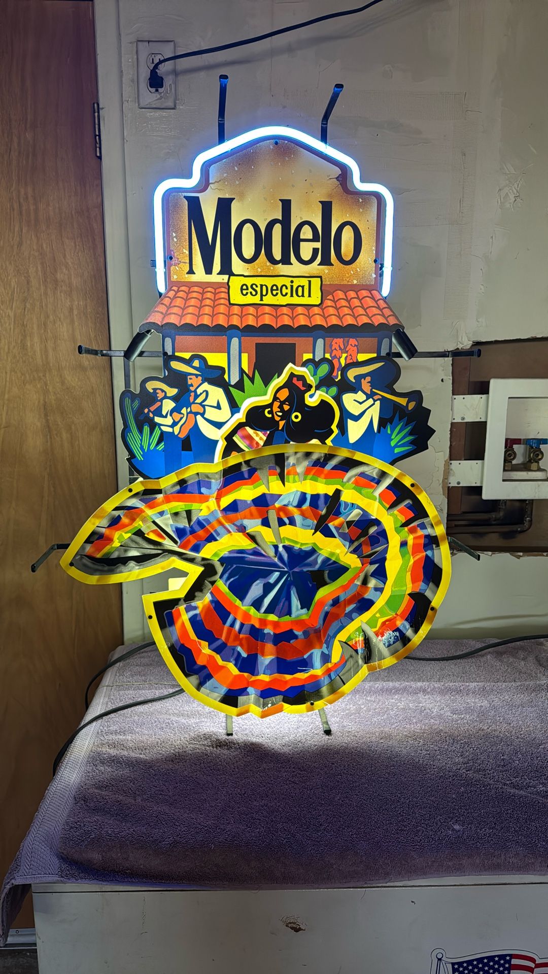 Modelo Especial Neon