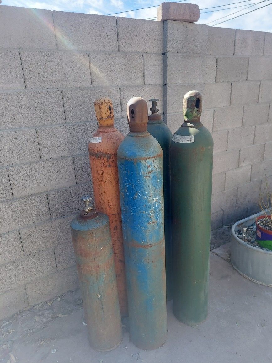 4 Oxygen And 1 Acetylene for Sale in Mesa, AZ OfferUp