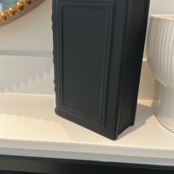 Book Vase Black 