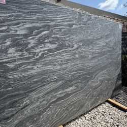 Granite Black Swan 3cm ( Minor Scratch) 