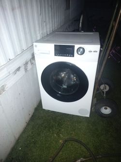 GE® 24" 2.4 cu. ft.Capacity Front Load Washer/Condenser Dryer Combo