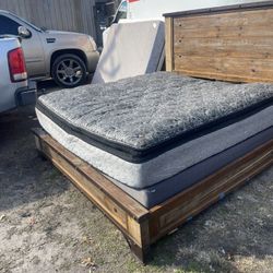 King Size Bed With Mattress 