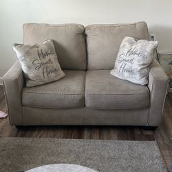 Couch , Love Seat Set 