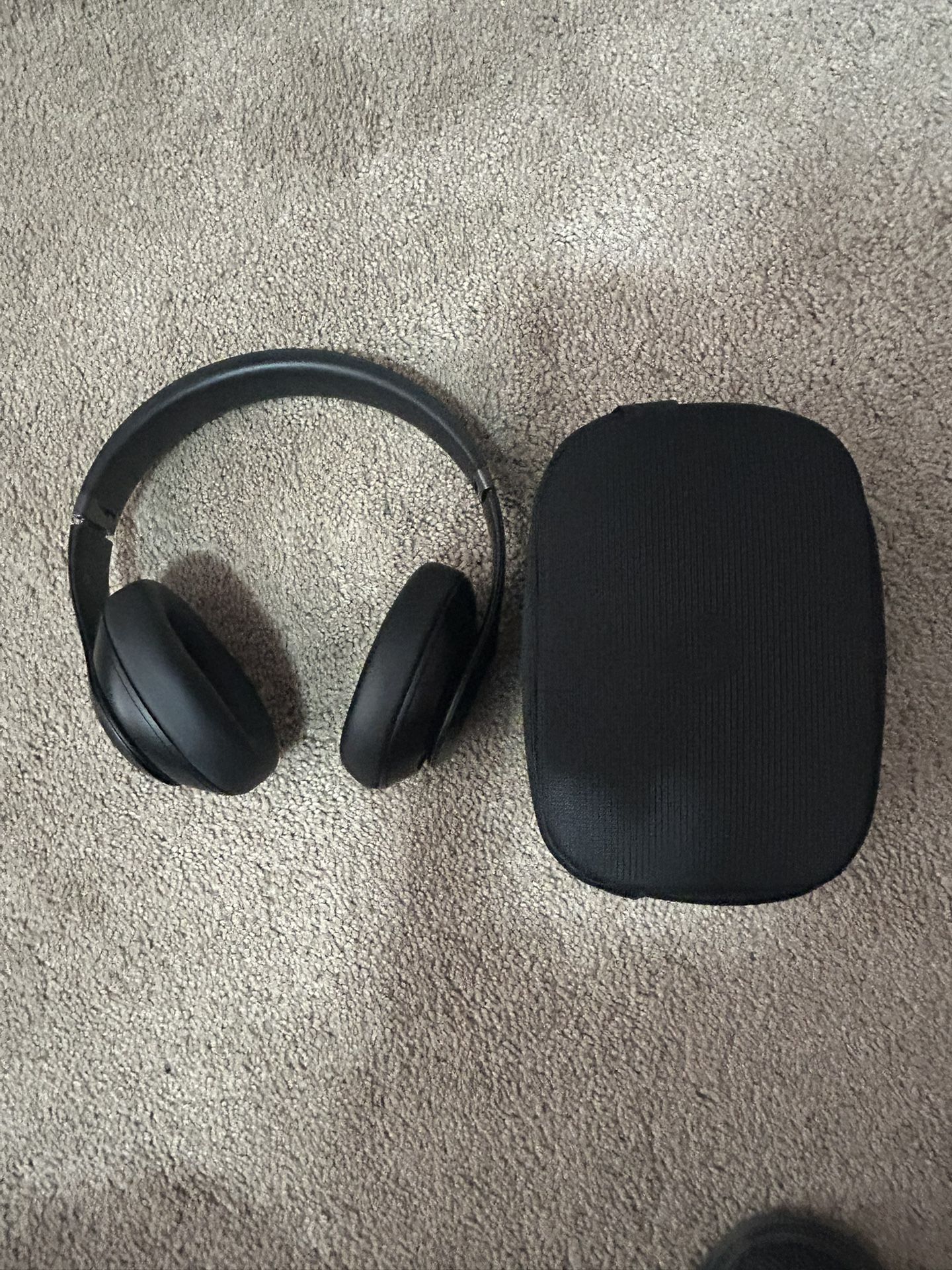 Beats Studio Pro Black