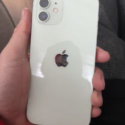 iPhone 12 Green 64 UNLOCKED