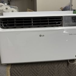 LG Air conditioner - 14,000 BTU Window Unit