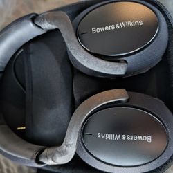Bowers And Wilkins PX7 