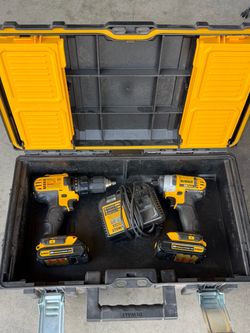DEWALT 20V Max Drill & Impact Driver Combo Kit