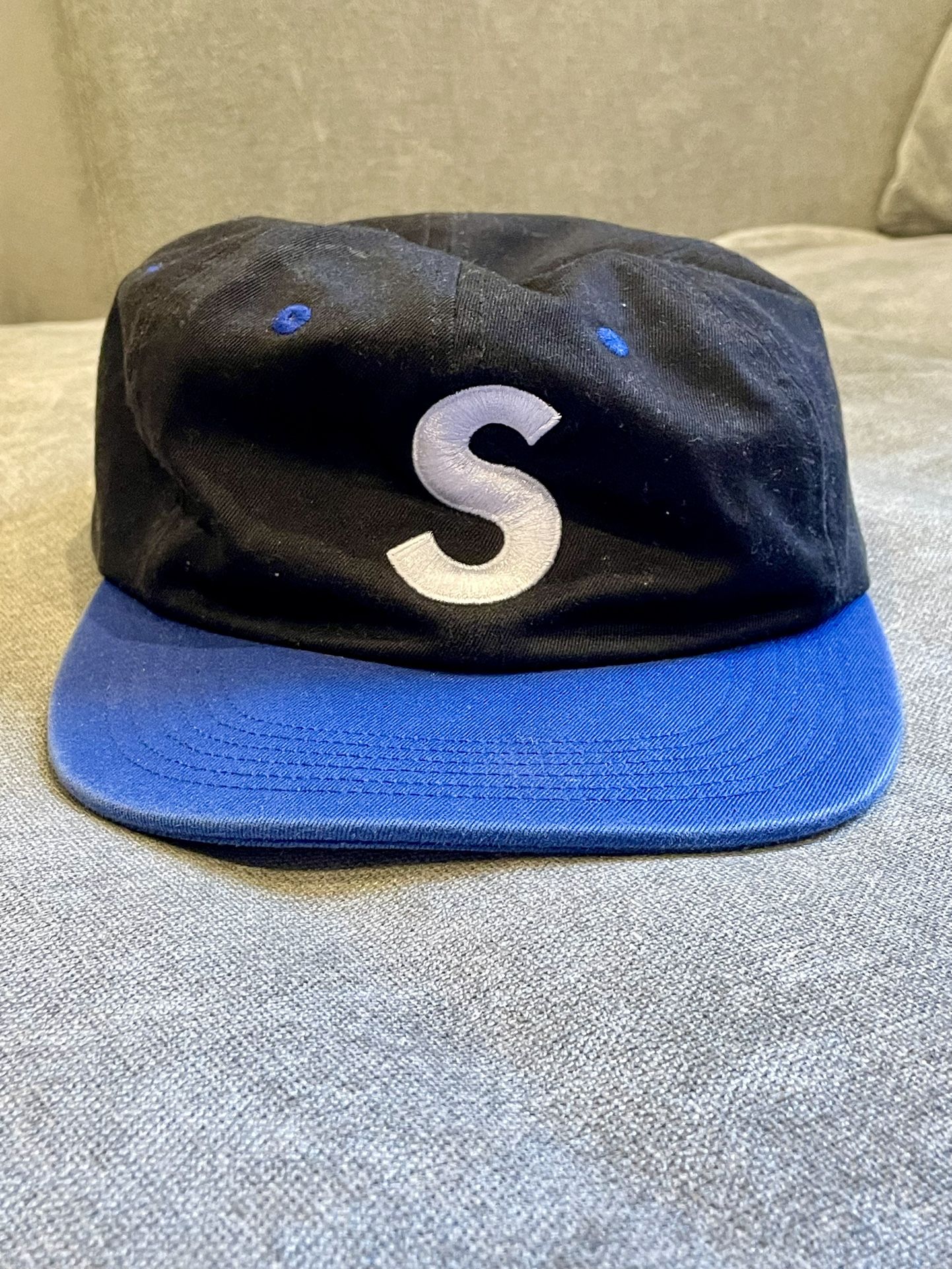 SUPREME hat 