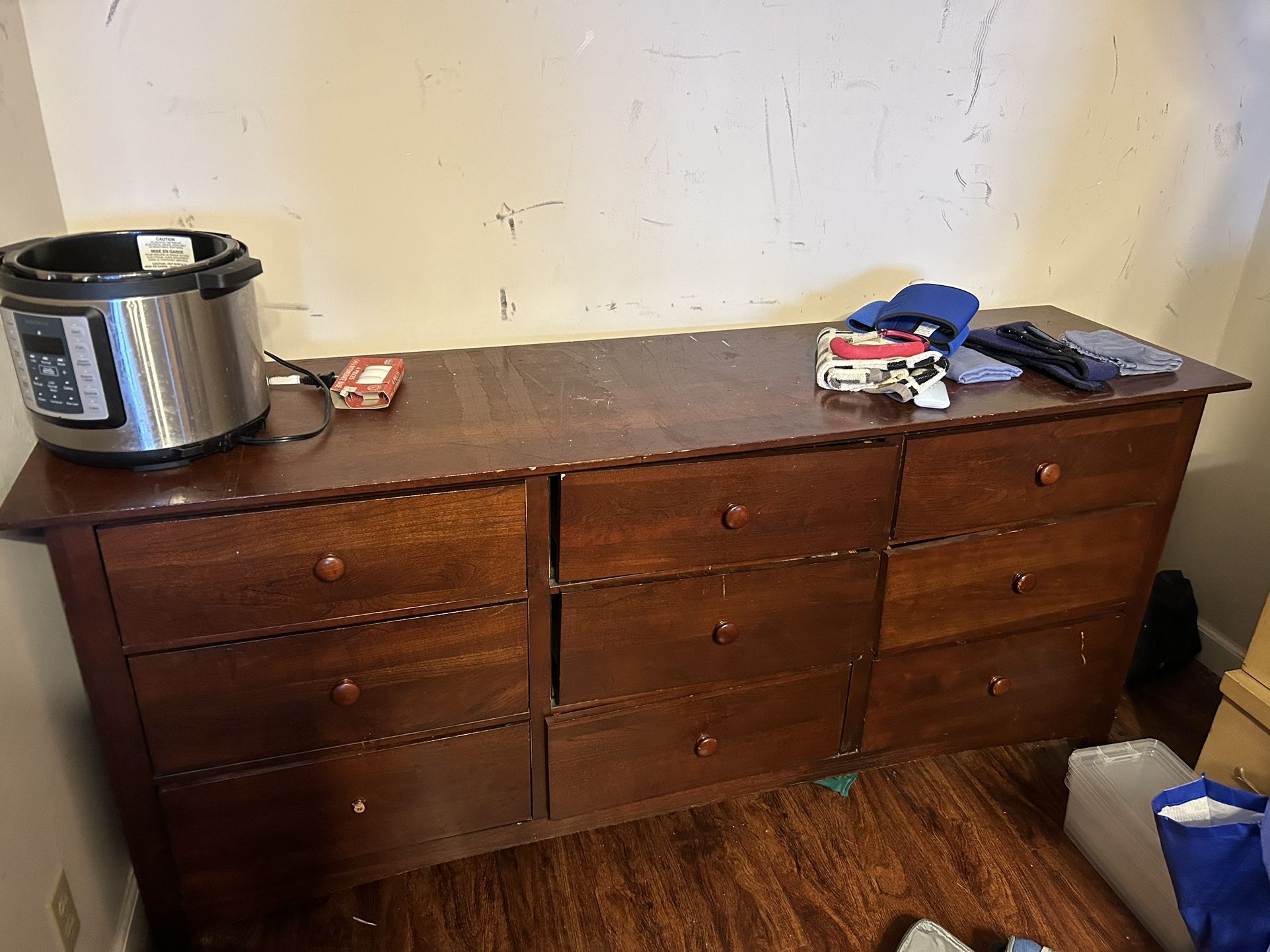 Dresser