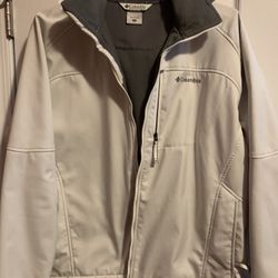 Men’s Columbia Brand Size XL Zippered Jacket W/ Water Repellent Coating, Removable Snap Hood, Soft Warm Lining
