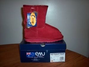 Brand New EMU Australia Women’s “Bronte Lo” Boots in Ruby Red....Size 7