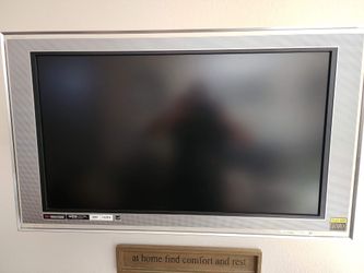 Sony Bravia HD TV 40”     kdl 40xbr2