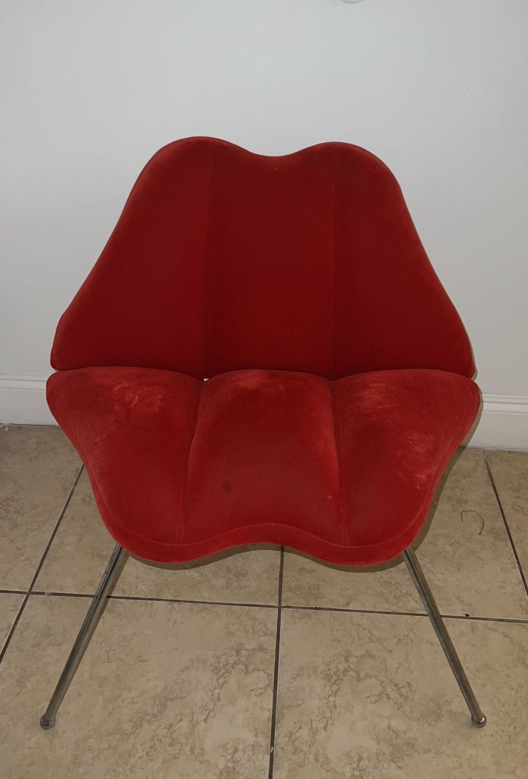 Vintage Red Velvet Lip Shaped Chair