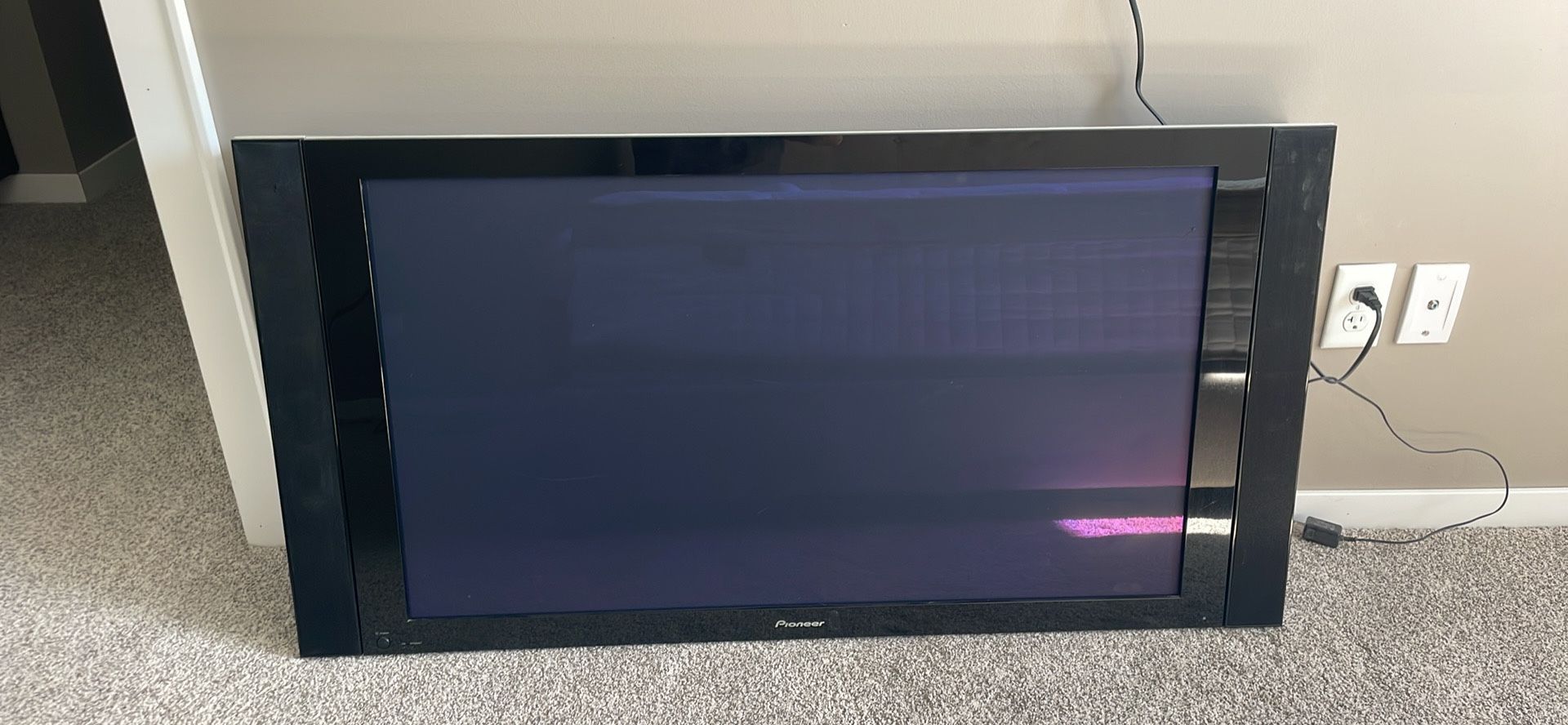 Pioneer Plasma screen tv PDP-S37