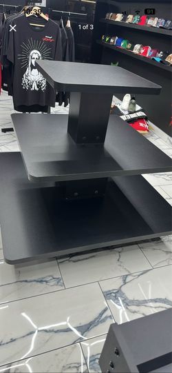 3-tiered retail display table