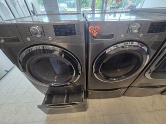 Kenmore & Samsung Pedestal Set Used