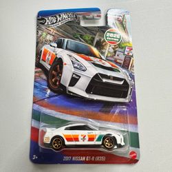 2026 Hot Wheels 2017 Nissan GT-R (R35) 711 Exclusive
