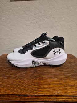 Under Armour Lockdown 6 Athletic Basketball Shoes
Men's Size US 9