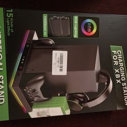 Ebox Vertical Stand With Lightning 