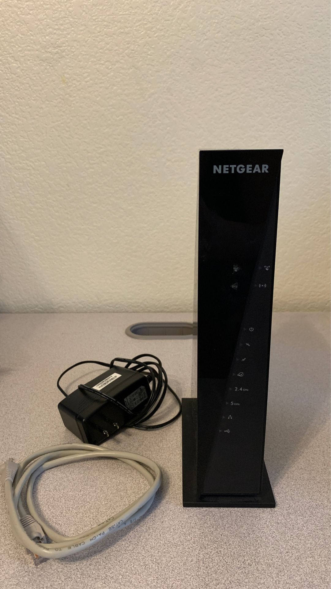 NETGEAR Modem Wi-Fi Router