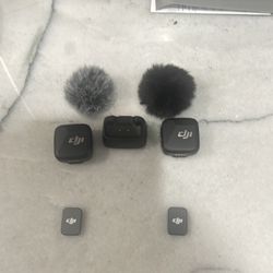 ⭐️ 2 DJI “Mic Mini’s” with extras ⭐️