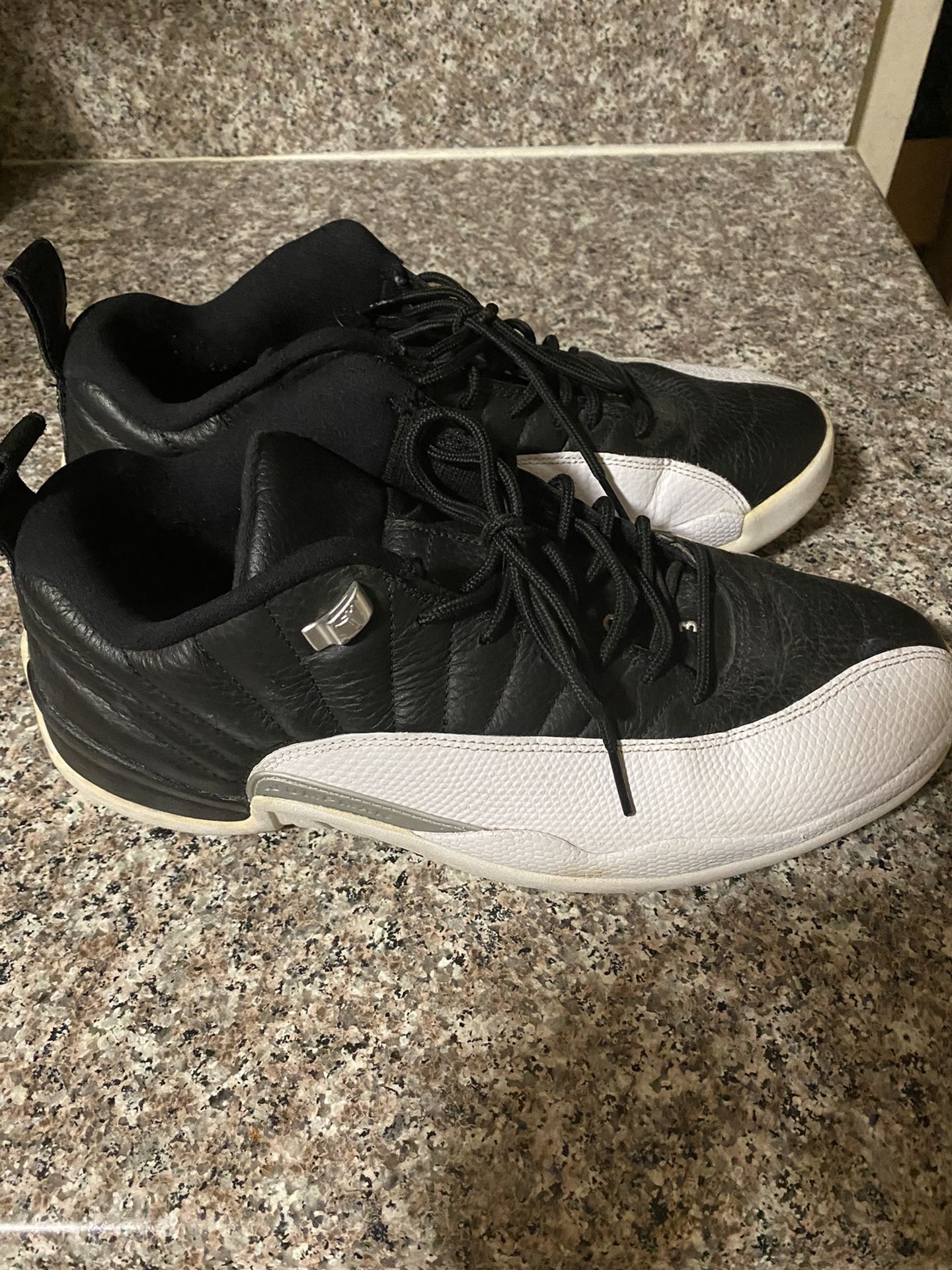 Jordan 12 Low Playoffs Size 10.5 for Sale in Phoenix, AZ - OfferUp