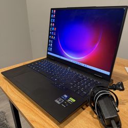 Gaming Laptop 5080 32gb Ultra 9 240hz 2k resolution 