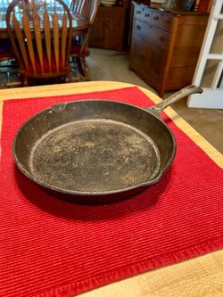 Cast Iron Skillet 10”
