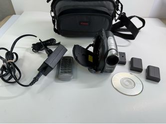 Canon DC330 DVD Camcorder 48x Zoom Bundle Bag 2 Batteries Charger Remote Works