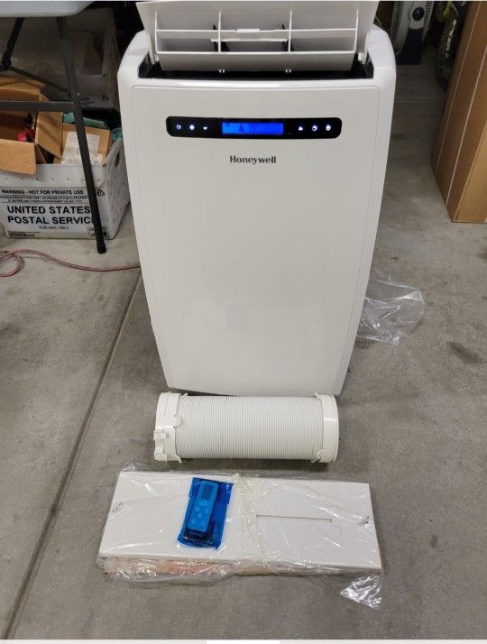 Honeywell 10,000 BTU AC Portable Air Conditioner New