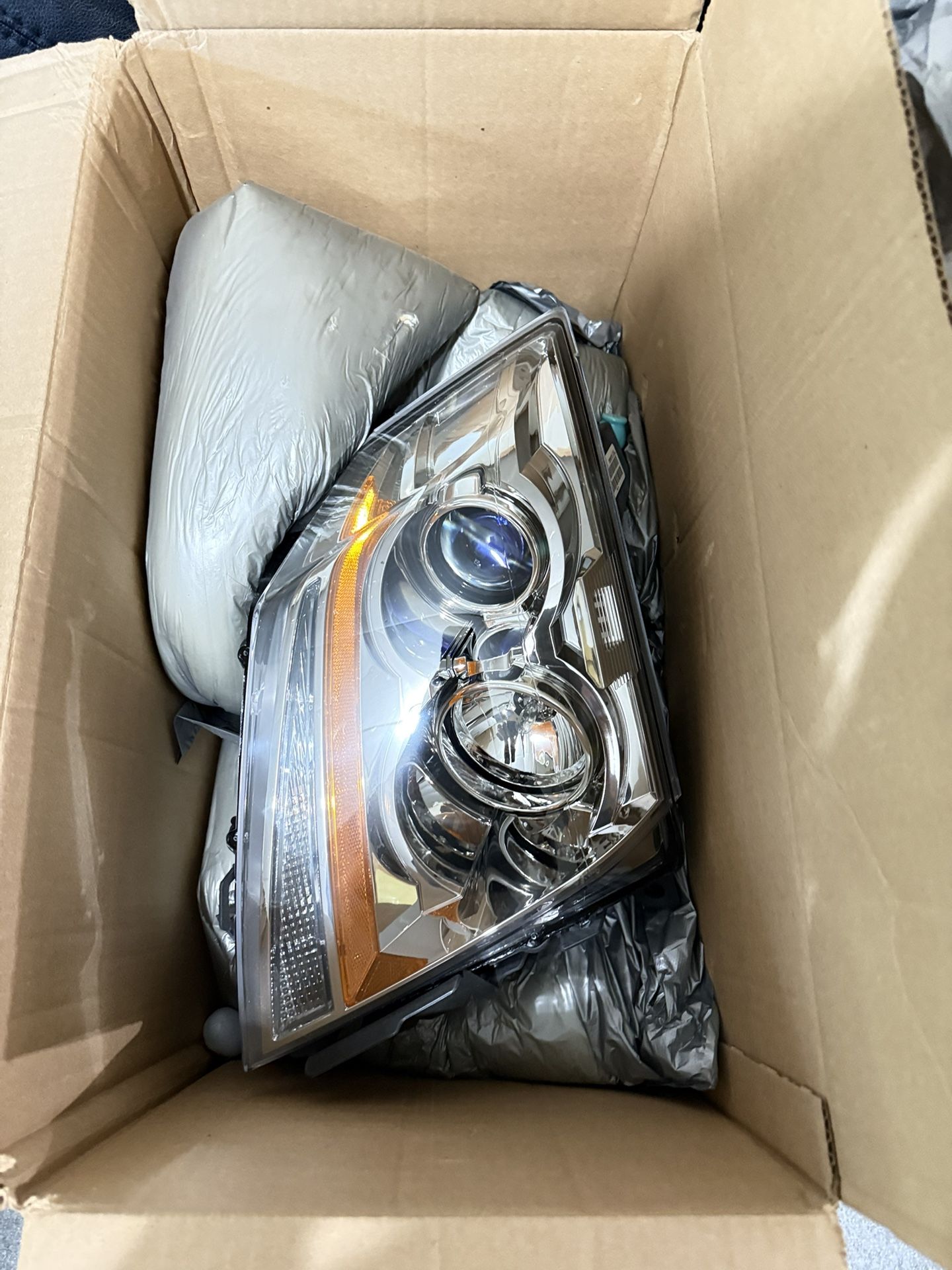 Cadillac CTS Headlights