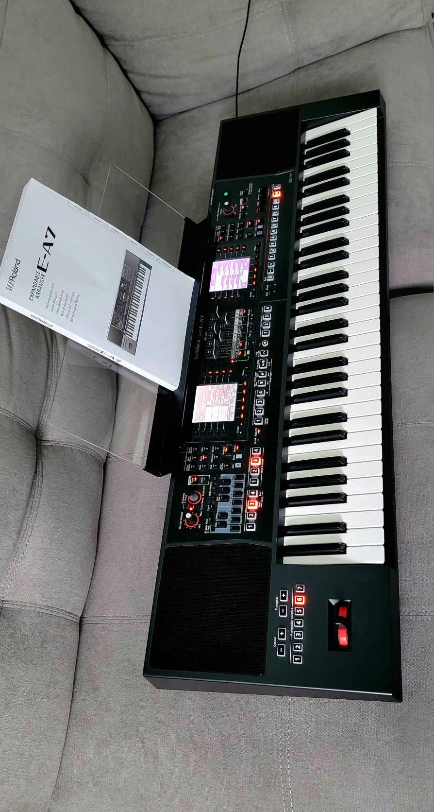 Like New!!! Roland Keyboard EA-7 Workstation Digital 