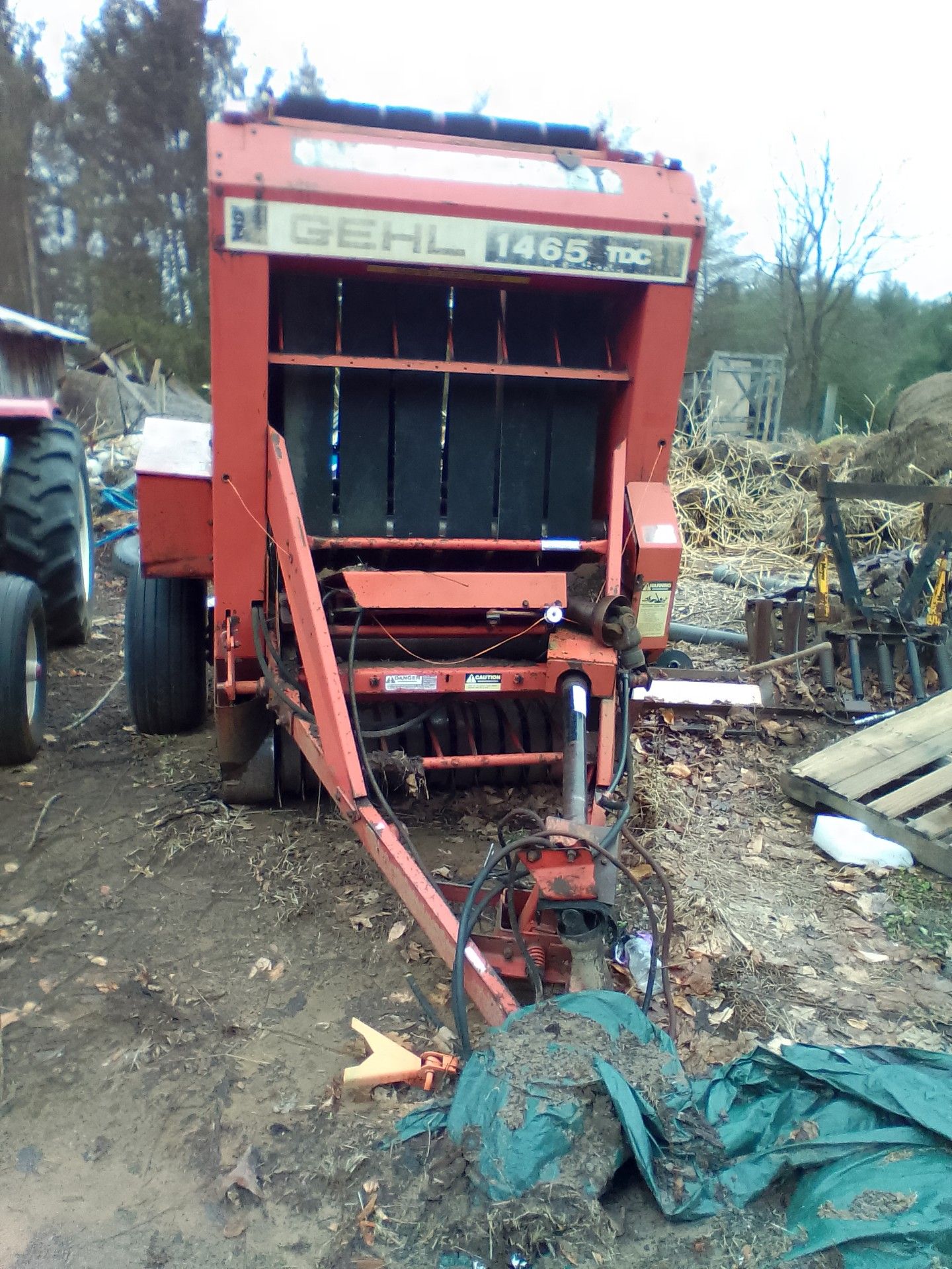 Gehl 1465 Round Baler