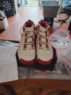 Pre Owned Nike Shoes (Size 7)