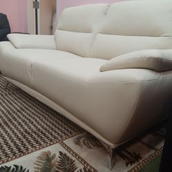 *Limited Stock!!!*---Floor Model Valencia Beige Leather Loveseats W/3 Yr Warranty---Delivery/Financing😎