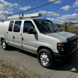 2013 Ford E-250