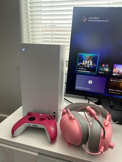 Xbox series x white with ultra gear monitor