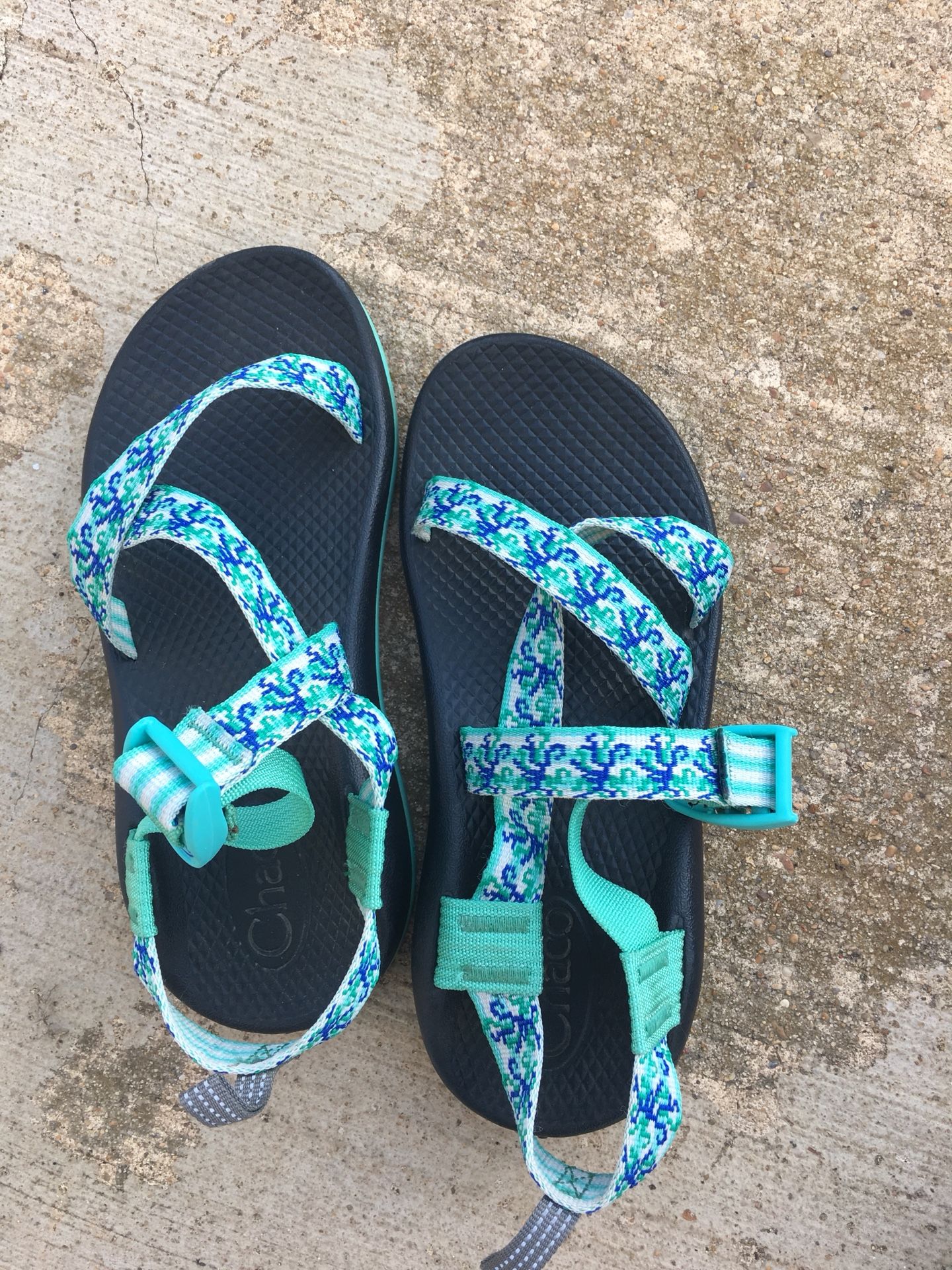 Chaco’s girls sandals size 5