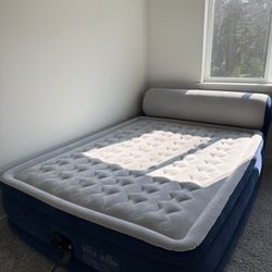 Queen Size Mattress Like New 18 QT
