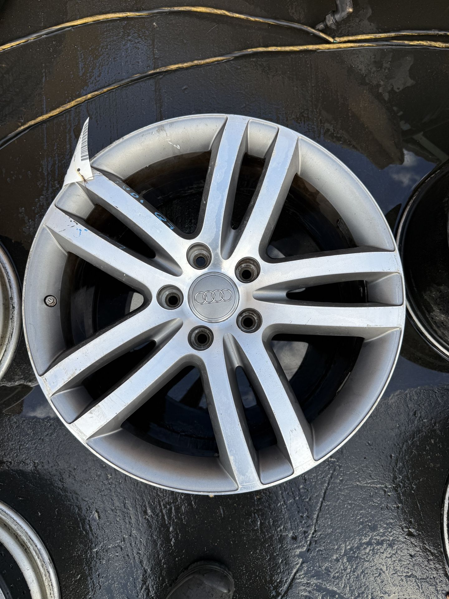 2007 - 2013 Audi Q7 Rim 20” Just One