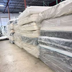 KING QUEEN FULL CALI KING TWIN MATTRESSES SEALY SERTA STEARNS AND FOSTER PURPLE SAATVA 