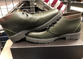 $ 950 NEW George Brown Janssen Lug Chukka Boots Size 9.5. OLIVE/FOREST