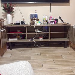 Tv stand - Great condition