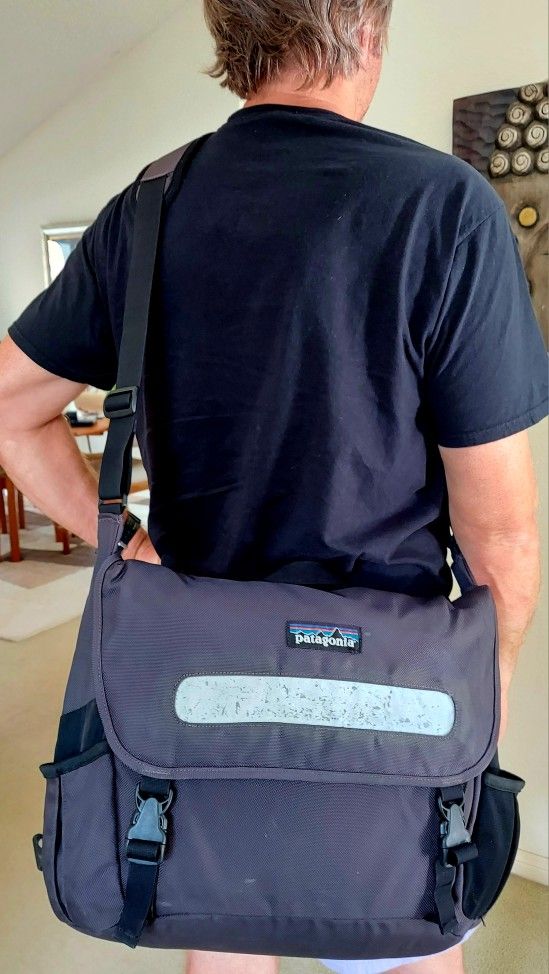 Patagonia messenger bag, $25