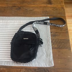 Supreme Shoulder Bag (SS18)