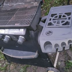 Freshly Pressure Washed Char-Broil 3 Burner Propane BBQ GRILL With Side Stove